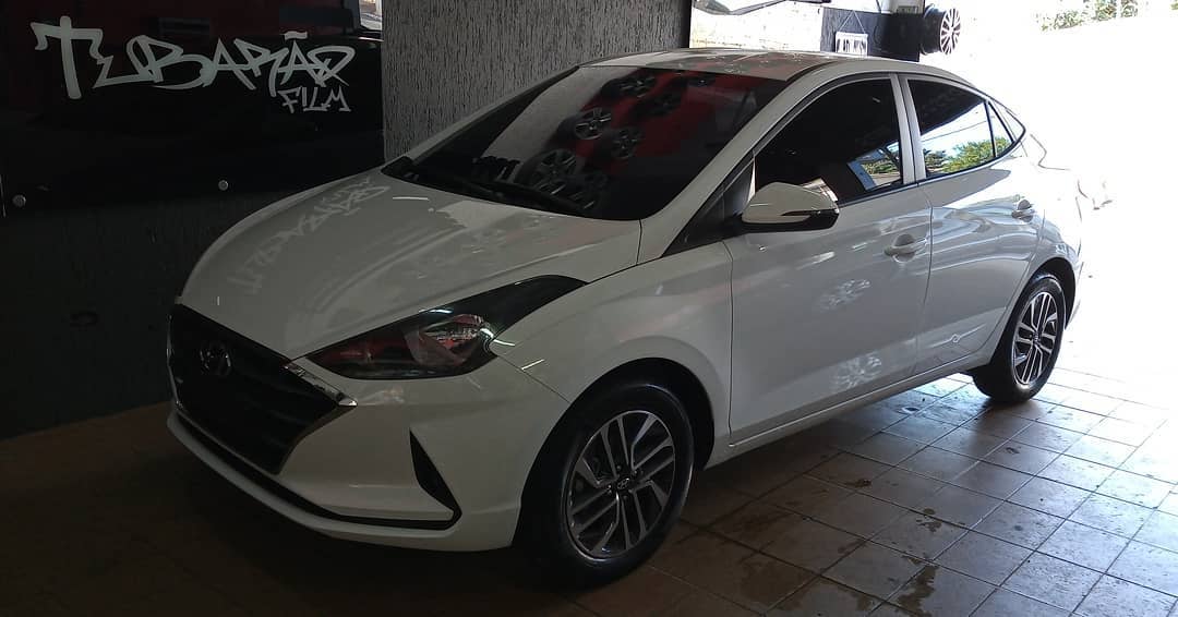 Hyundai HB20 após a aplicação de insulfilm